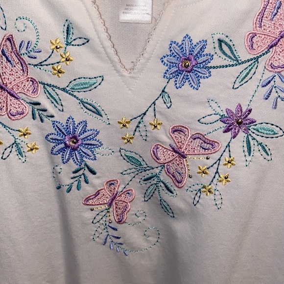 Beautiful Alfred Dunner Blouse with Embroidered Neckline Size L - Picture 10 of 11